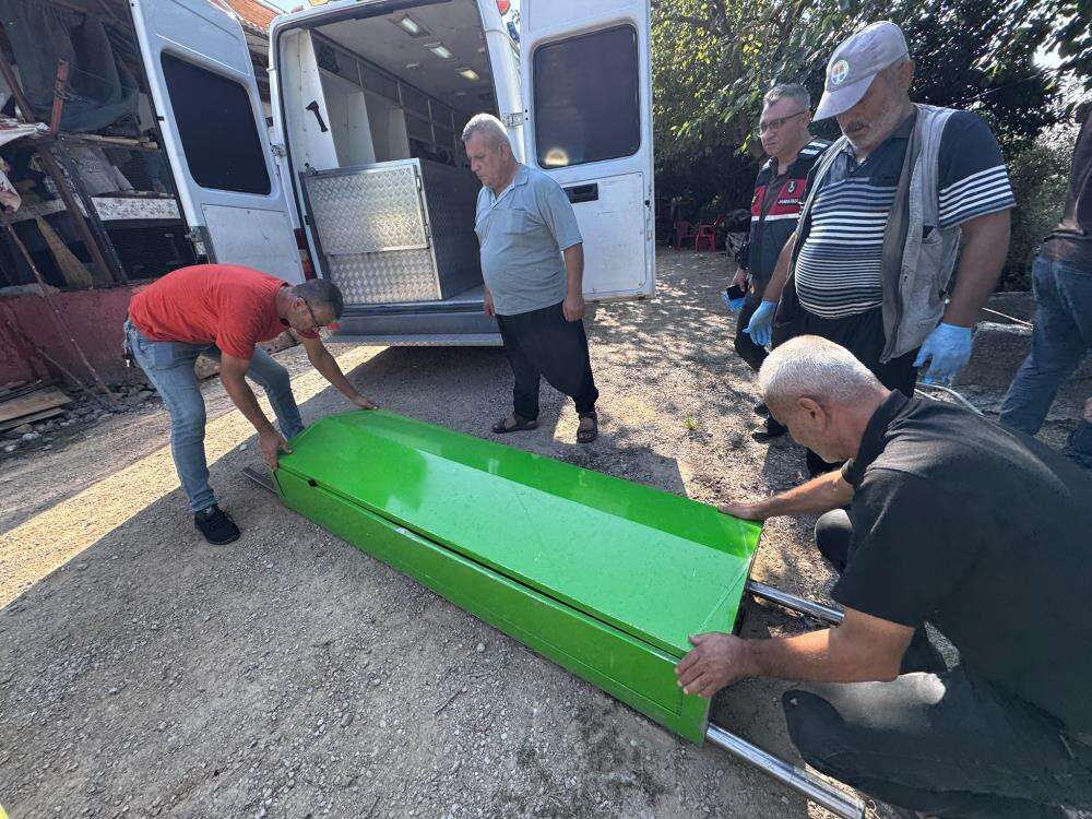 Aile kavgası facia ile bitti! Oğlunu tahrayla öldürdü, gelini ve torununu yaraladı 3